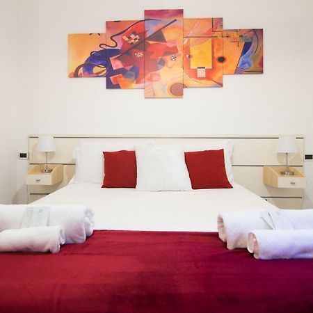 شقة 8- Tourist House Bologna - Light House - Self Check-In المظهر الخارجي الصورة