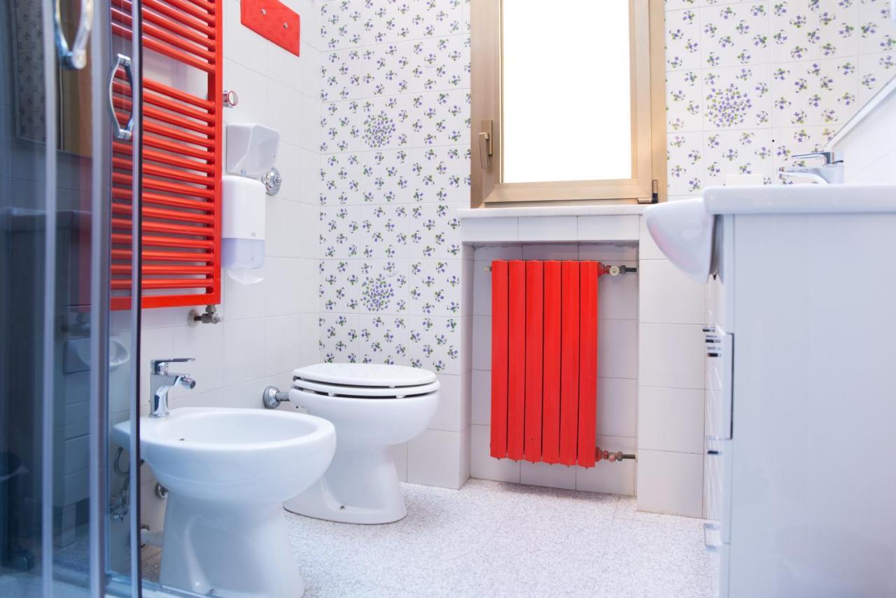 شقة 8- Tourist House Bologna - Light House - Self Check-In المظهر الخارجي الصورة