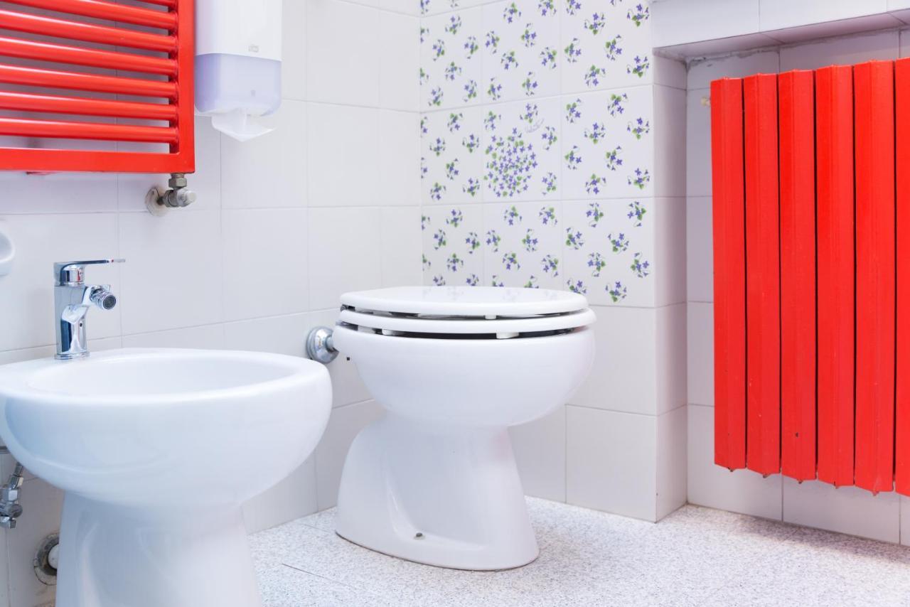 شقة 8- Tourist House Bologna - Light House - Self Check-In المظهر الخارجي الصورة