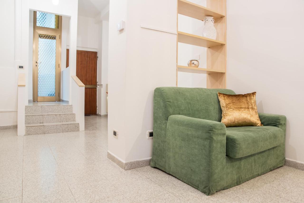 شقة 8- Tourist House Bologna - Light House - Self Check-In المظهر الخارجي الصورة